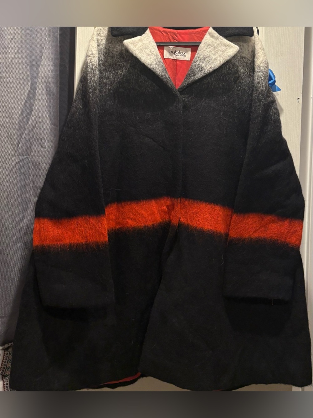 Men Sweater Subcategory Identification - Picture 2 of 2